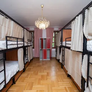 Women's Only - Female Only Prag